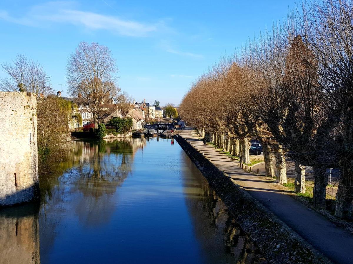 La Maison Virginie 1 A 2 Pers Charmant Hyper Centre- Cour- Parking- Linge- Fibre- Proximite Lac Canal Piscine 蒙塔日 外观 照片