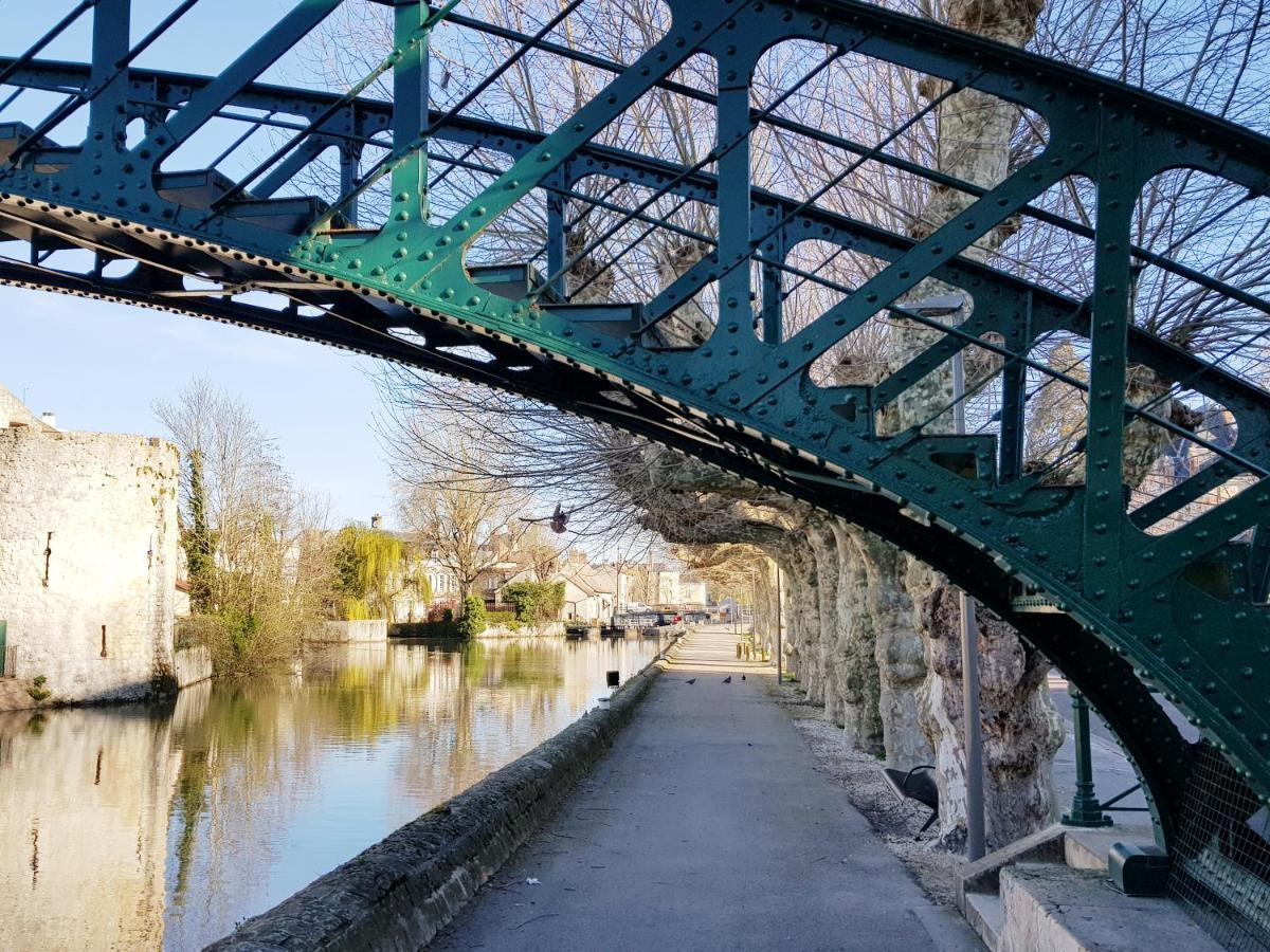 La Maison Virginie 1 A 2 Pers Charmant Hyper Centre- Cour- Parking- Linge- Fibre- Proximite Lac Canal Piscine 蒙塔日 外观 照片
