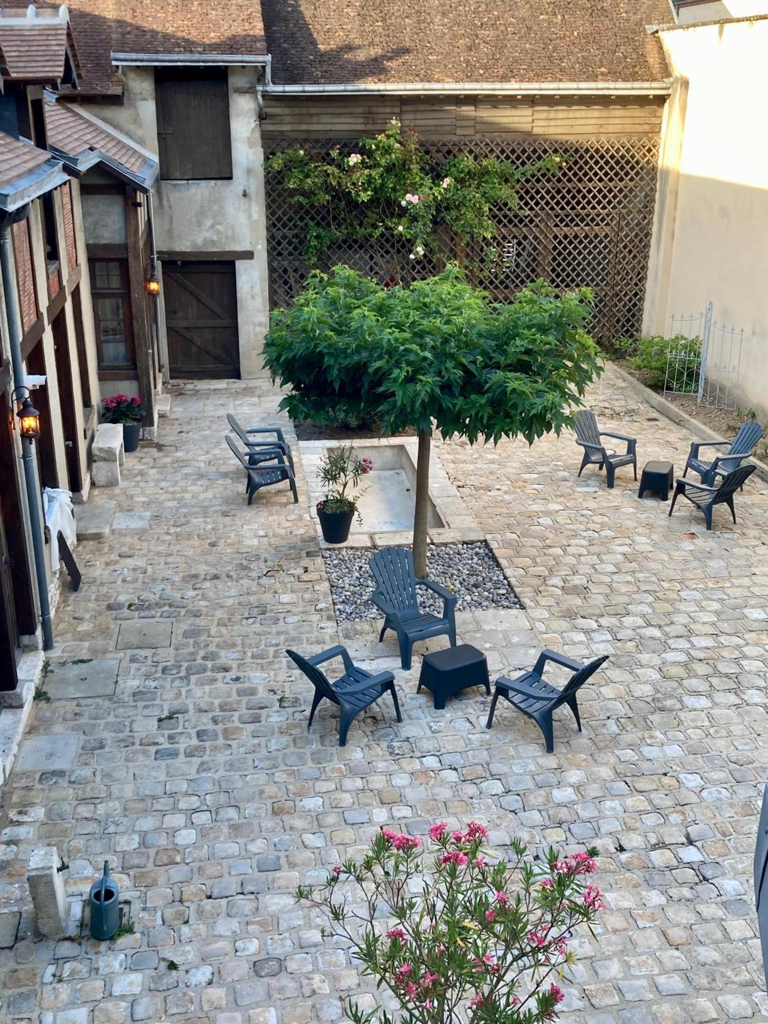 La Maison Virginie 1 A 2 Pers Charmant Hyper Centre- Cour- Parking- Linge- Fibre- Proximite Lac Canal Piscine 蒙塔日 外观 照片